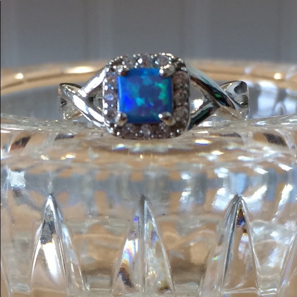 Jewelry - 🦋🌷💎NWOT Sterling Silver Blue/Green Opal Ring